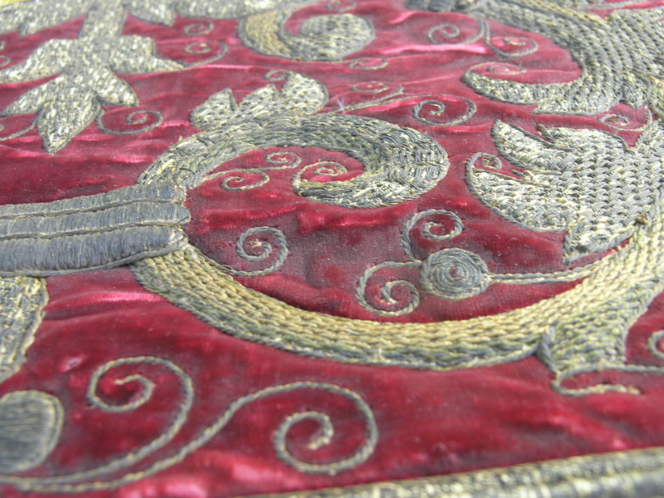 Fraresc, s. XVII, Palau de la Generalitat (València), detall d’una taca sobre el vellut. Font: IVCR+i